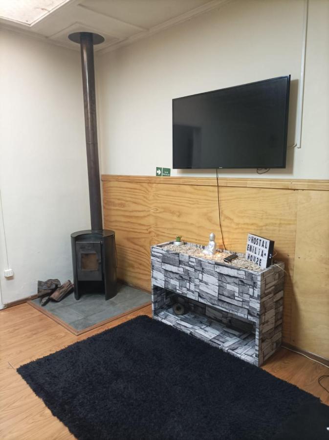 Alojamiento Emilia House Punta Arenas Ngoại thất bức ảnh