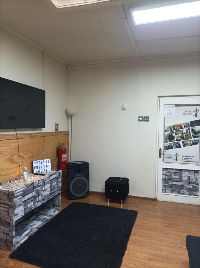 Alojamiento Emilia House Punta Arenas Ngoại thất bức ảnh