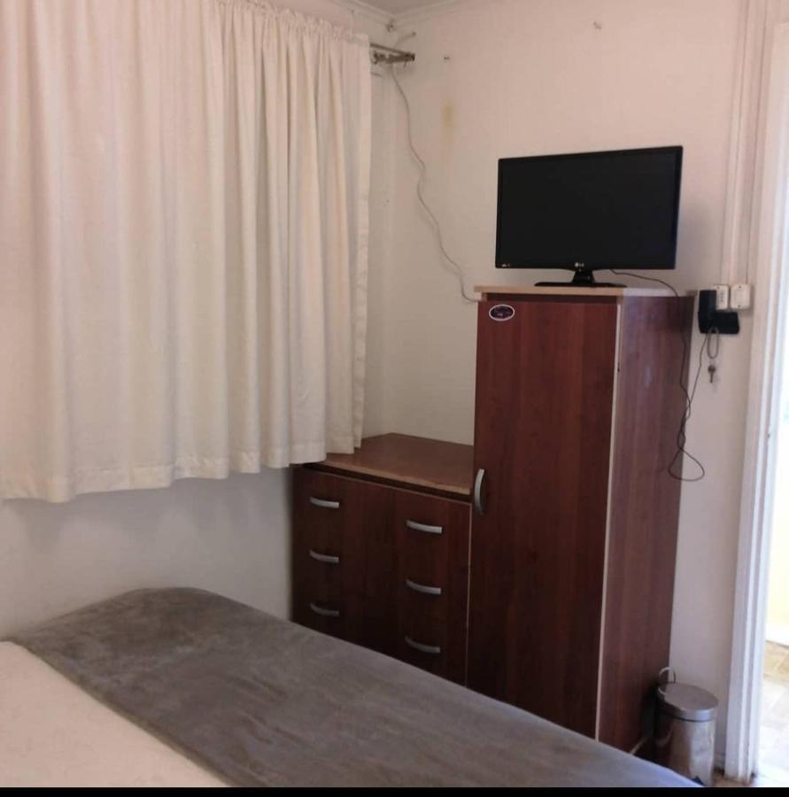 Alojamiento Emilia House Punta Arenas Ngoại thất bức ảnh